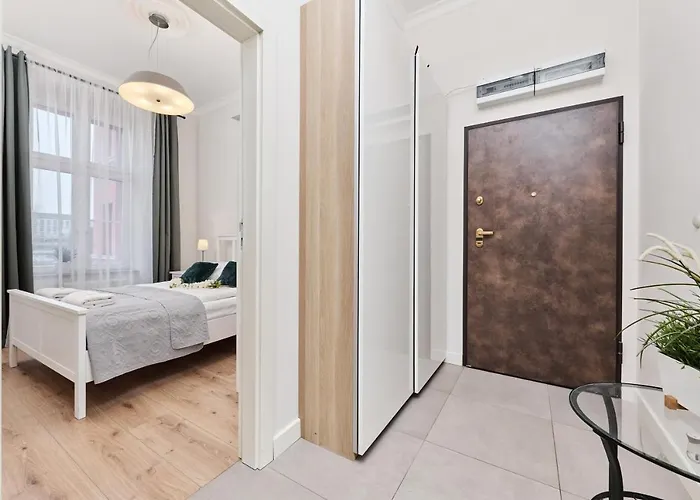 Center Railway Station Pilsudskiego By Renters