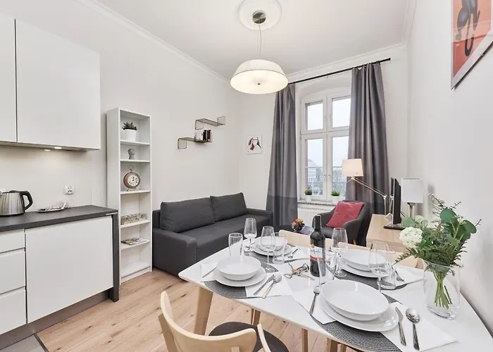 Center Railway Station Pilsudskiego By Renters Breslavia